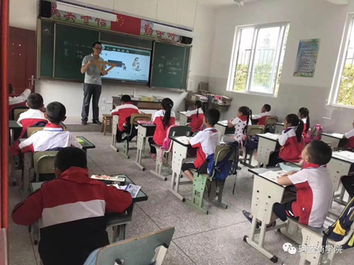 ÏÈÉú¡¾ÄúÕæµÄºÜÃÀ¡¿obµç¾º¹ú¼ÊΪÎ÷ϯËÍÉϽÚÈÕ×£¸£Àñ°ü£¡