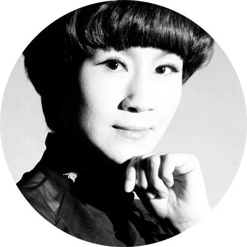 中国美容时尚报专访ob电竞国际总裁—房俊英女士!